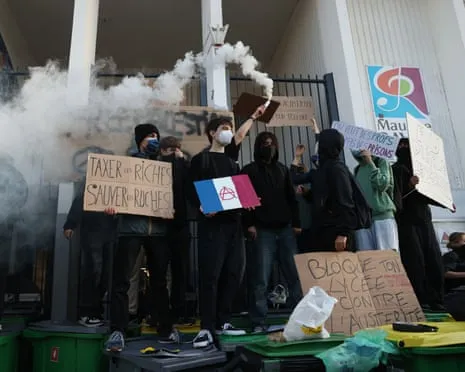 Recently Appointed France's PM Under Intense Pressure as Countrywide Strikes Paralyze Education and Transportation